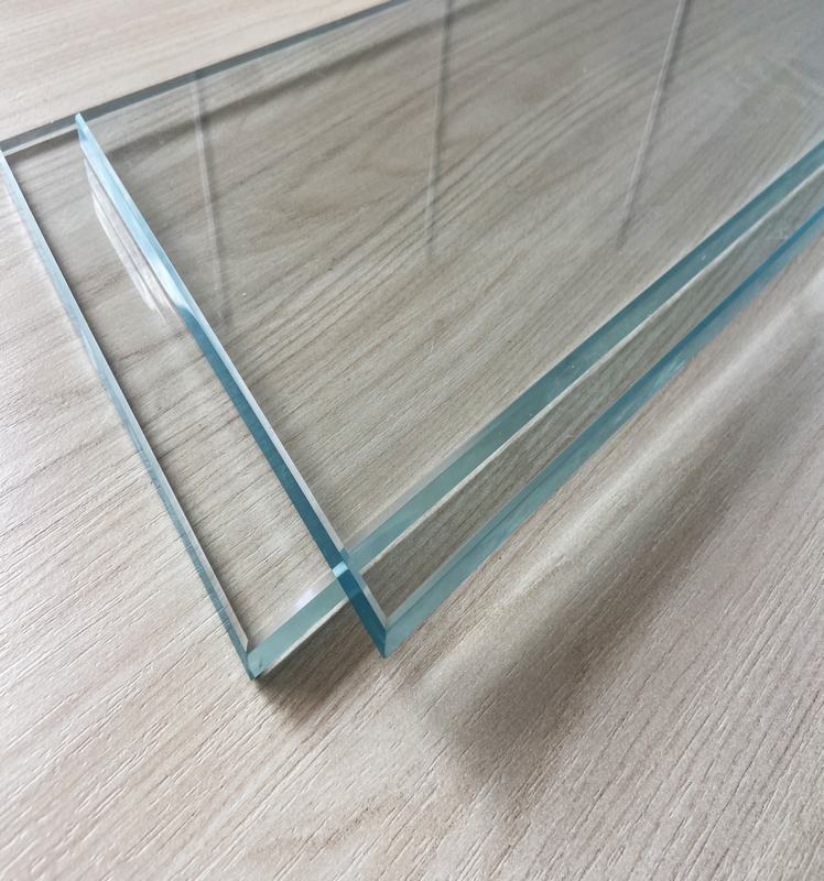 低鐵鋼化玻璃